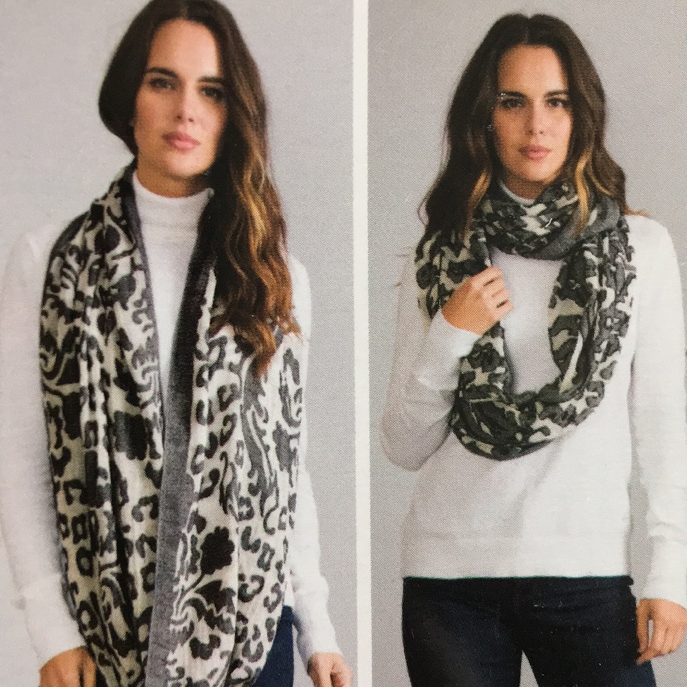 ✨Simply Noelle Reversible Scarf